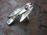 zilver, amethist, 'vogel' gelegenheidsring. Wie durft?